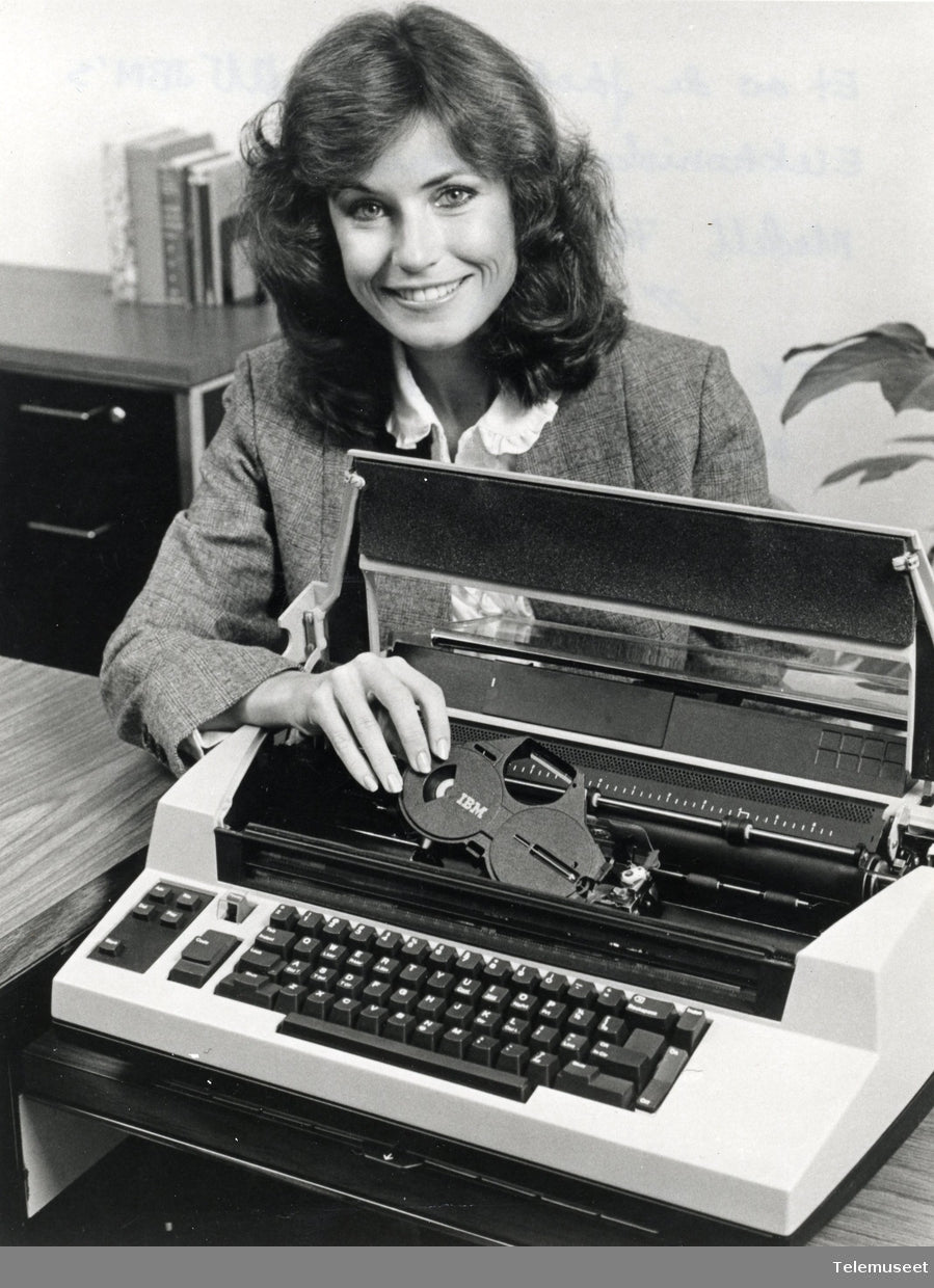 The History of the Typewriter and The Development of the QWERTY Keyboard