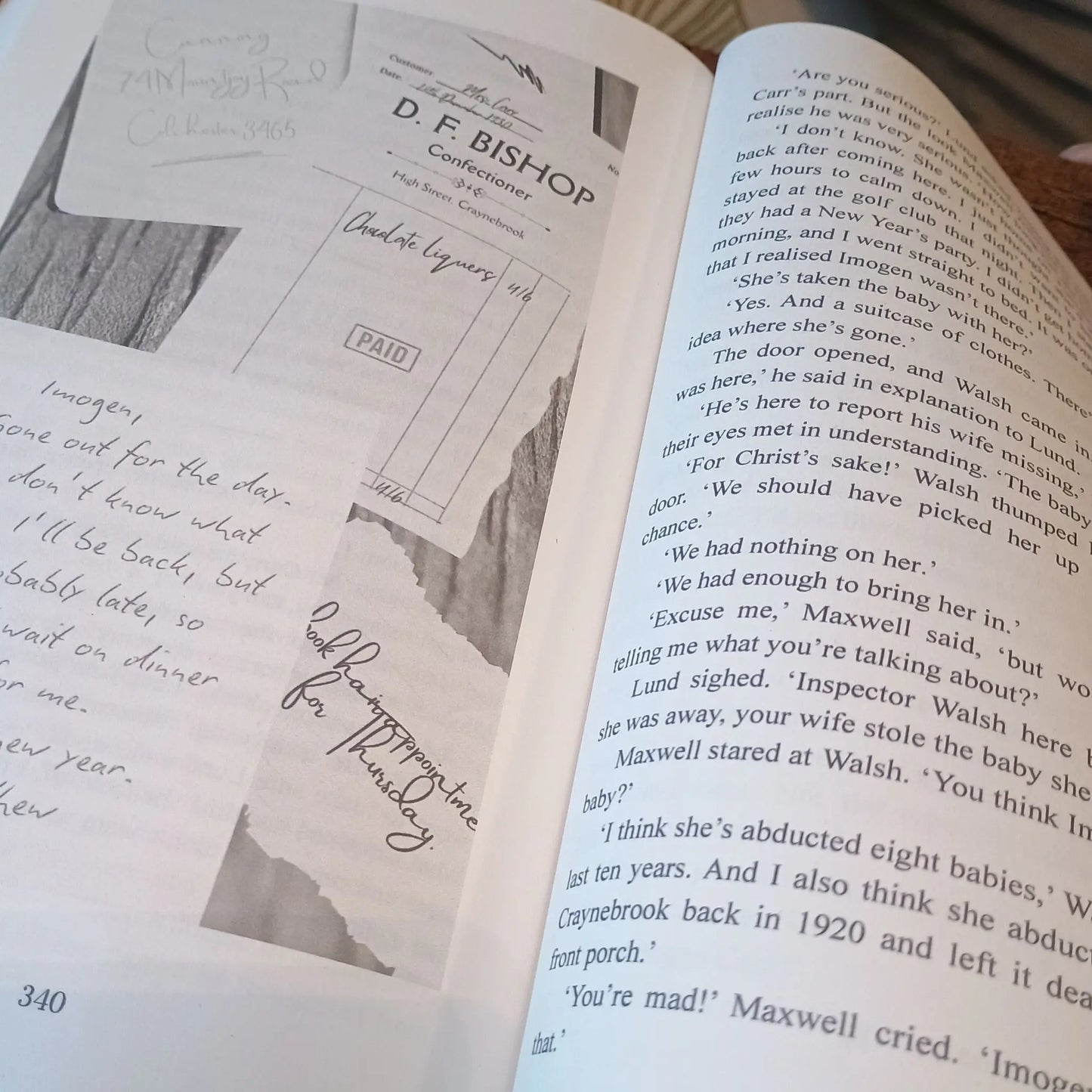 Graphic of wallet litter and note