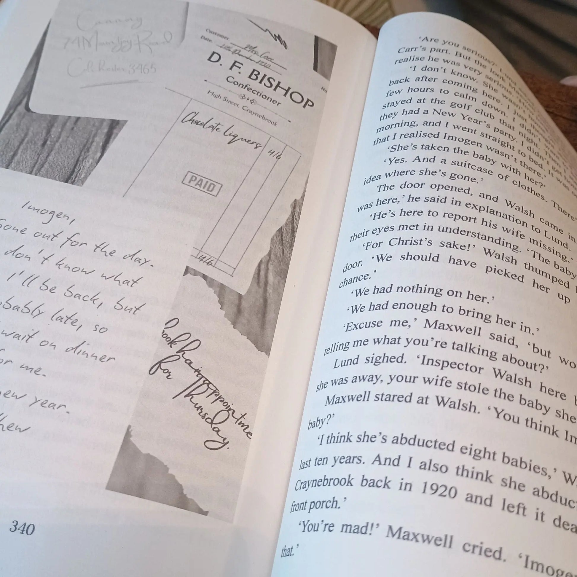 Graphic of wallet litter and note